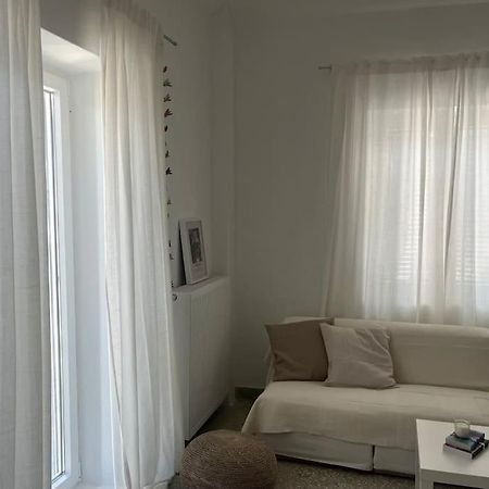 Cozy, Spacious, Newly Renovated Flat In Adamas Eksteriør bilde