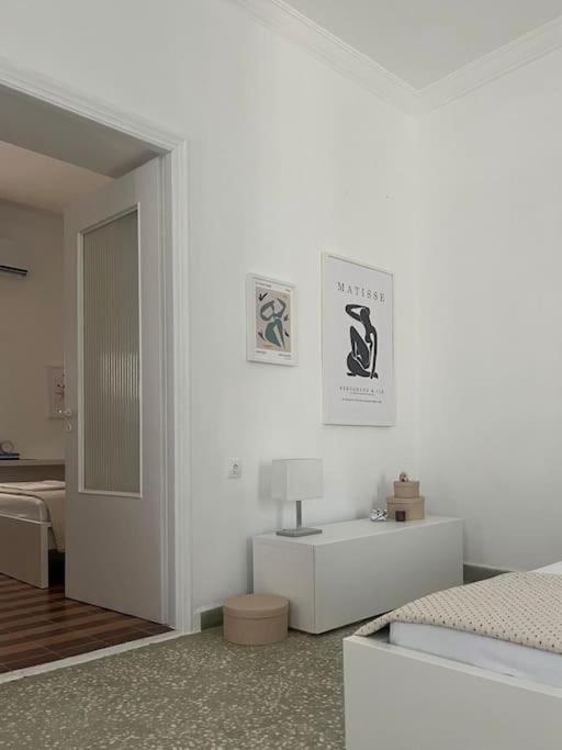 Cozy, Spacious, Newly Renovated Flat In Adamas Eksteriør bilde