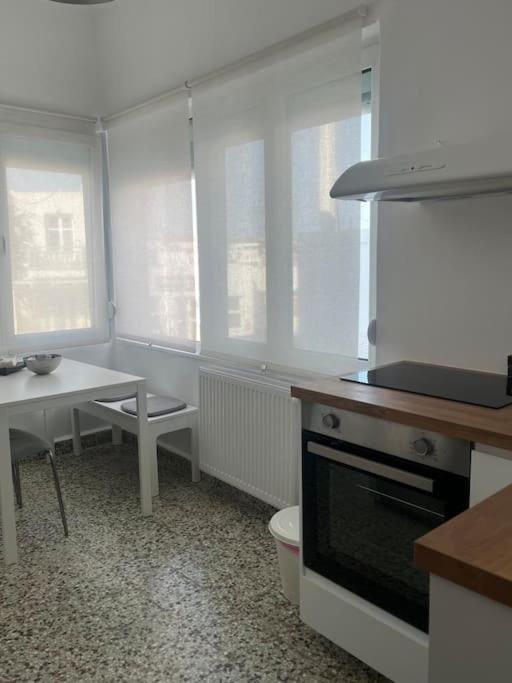 Cozy, Spacious, Newly Renovated Flat In Adamas Eksteriør bilde