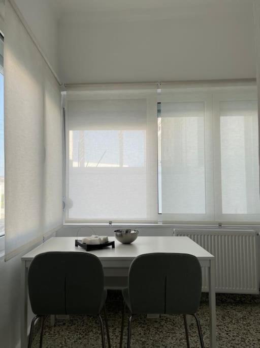 Cozy, Spacious, Newly Renovated Flat In Adamas Eksteriør bilde
